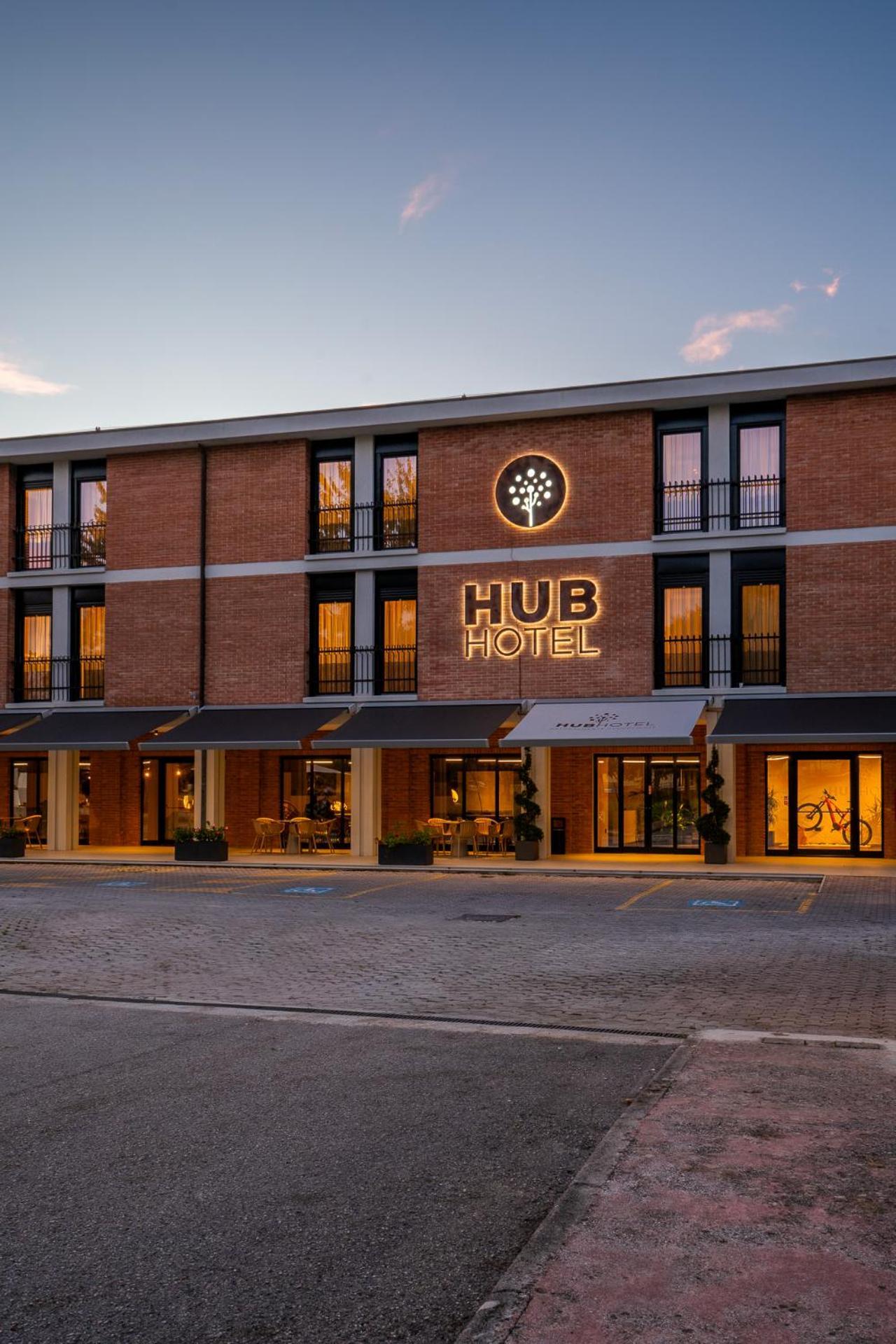 Hub Hotel Gubbio Esterno foto